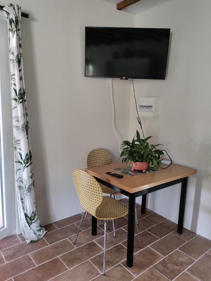 Apartamento Chez Chapelle In The Heart Of The Gascony With Pool And Hot Tub Auch Exterior foto
